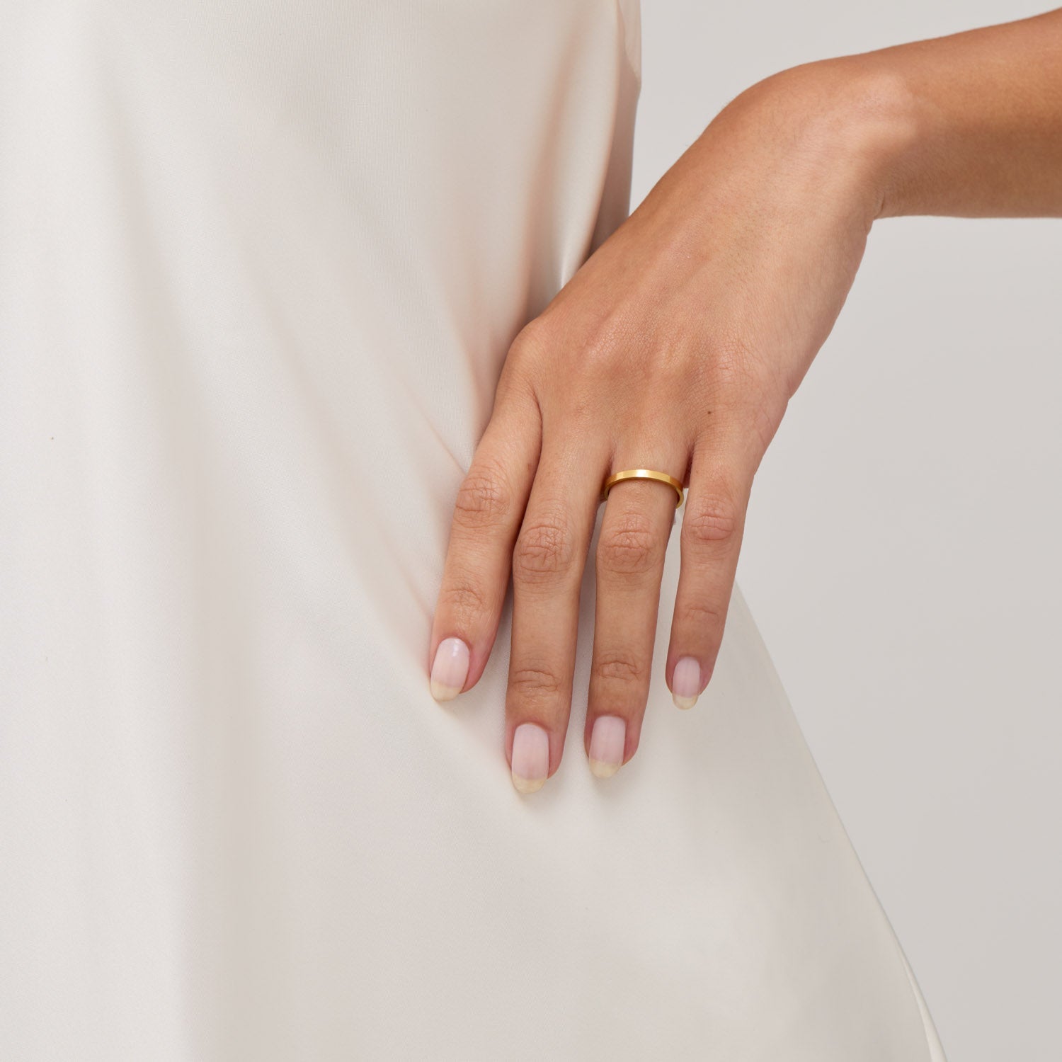 Aliança Moderna 2MM Banhada em Ouro 18k