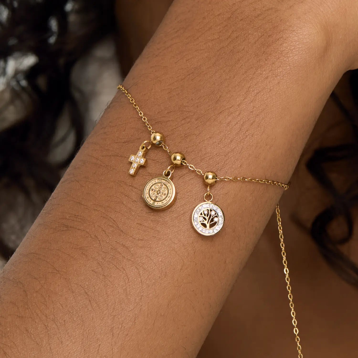 Pingente São Bento Banhado em Ouro 18k