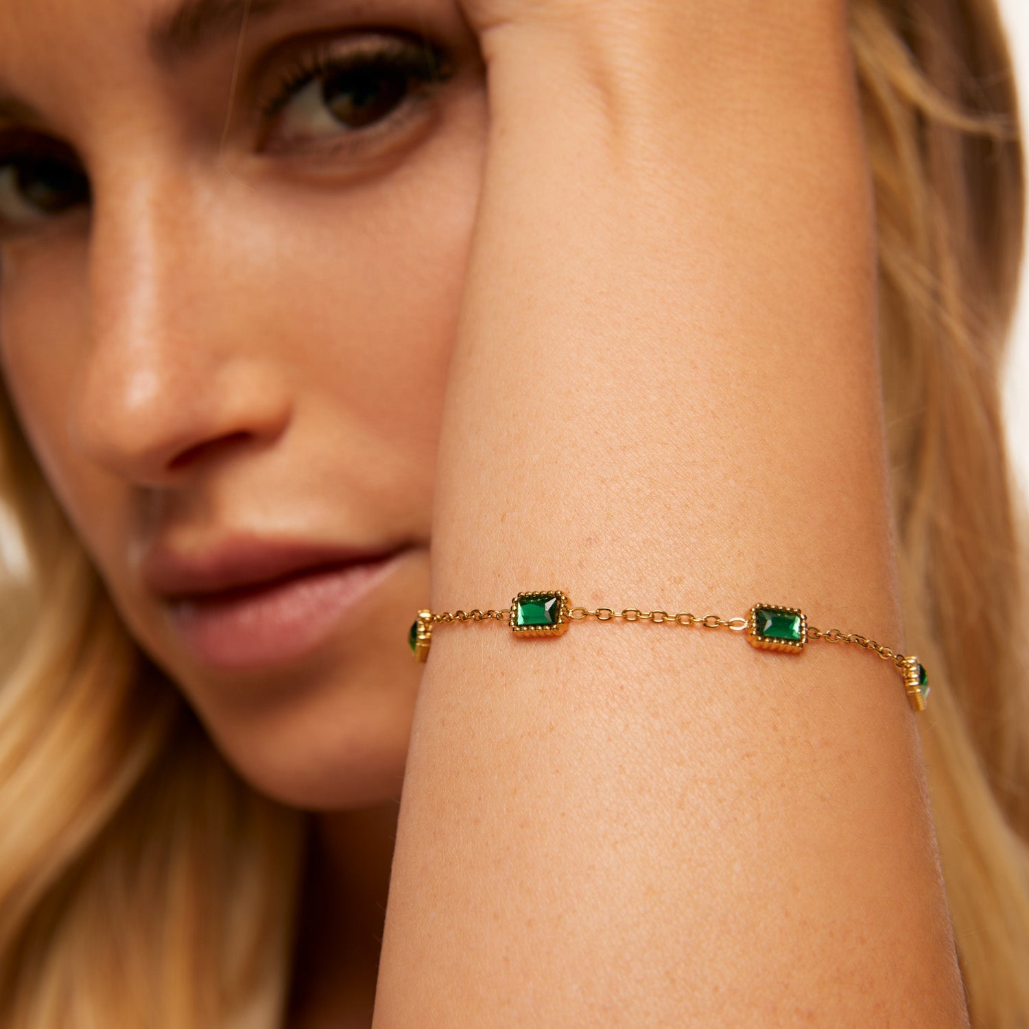 Pulseira Esmera Banhado em Ouro 18k