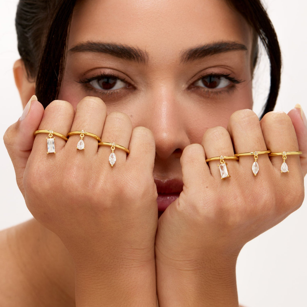 Anel Pendente Gota Banhada em Ouro 18k
