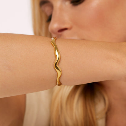 Bracelete L. Curvadas Regulável Banhado em Ouro 18k