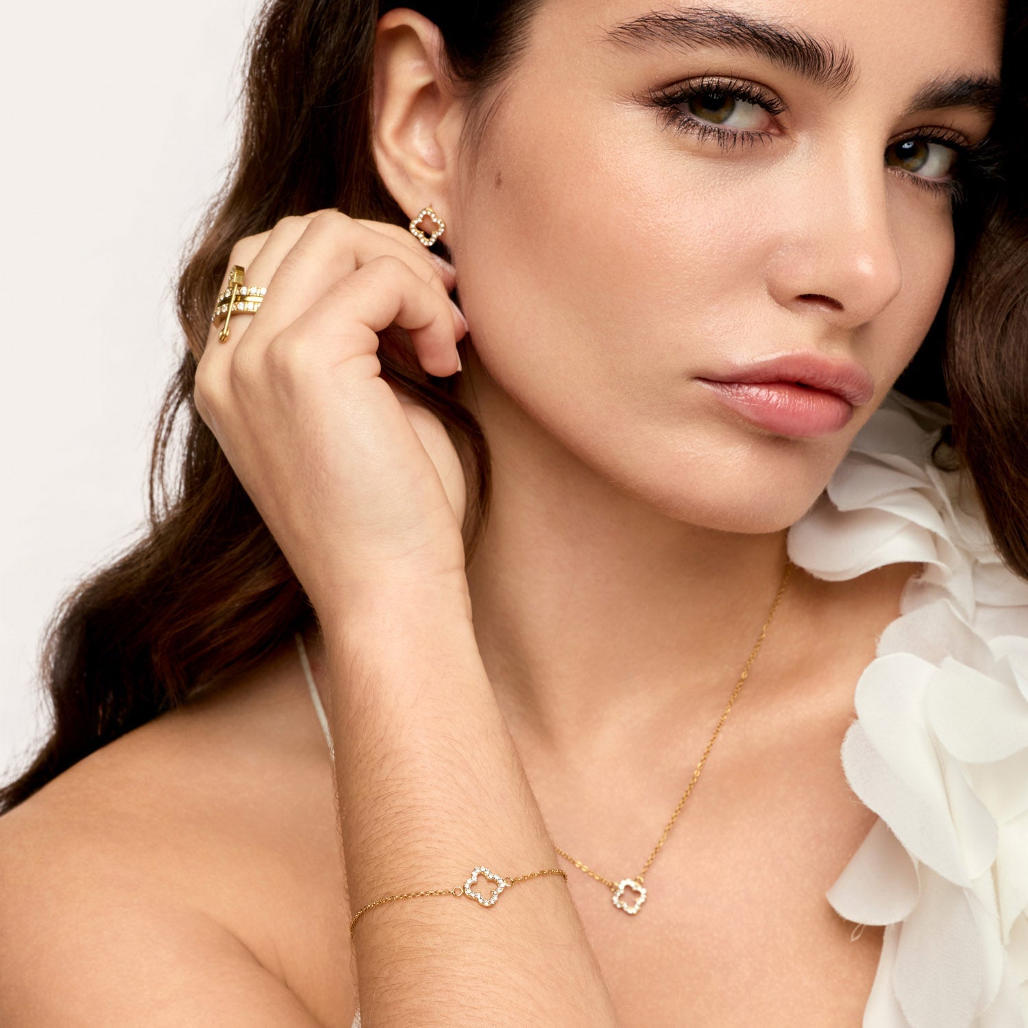 Brincos Trevo Glow Banhados em Ouro 18k