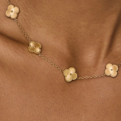 Colar de Trevo Dourado Banhado em Ouro 18k