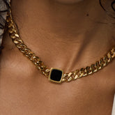 Colar com Pingente de Ônix Banhado em Ouro 18k