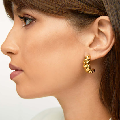Brincos Curvas do Mar Banhados em Ouro 18k