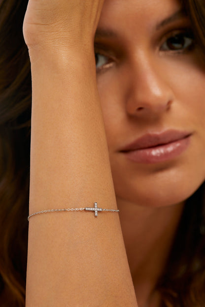 Pulseira Cruz com P. B. Banhada em Prata