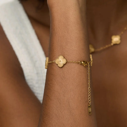 Pulseira Trevo Dourado Banhado em Ouro 18k