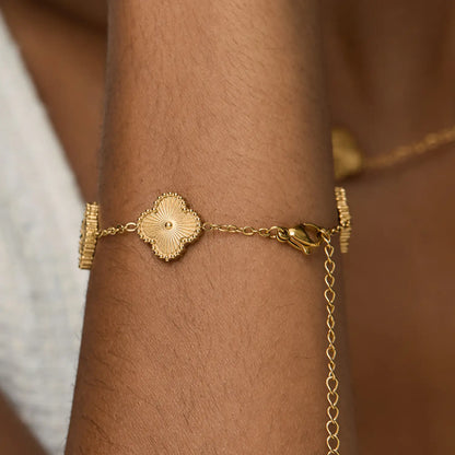 Pulseira Trevo Dourado Banhado em Ouro 18k